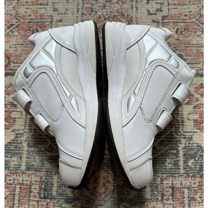 DREW Force V Dual Strap Athletic Shoes White Leather Women’s Size 8